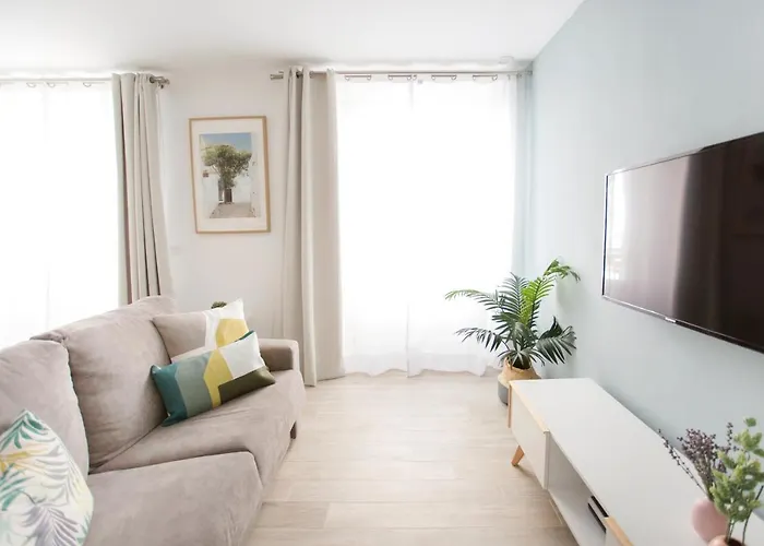 Nueva Almudena Apartment By Cadiz4Rentals